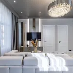 Apartment Alfa Bohomoltsia 11a *